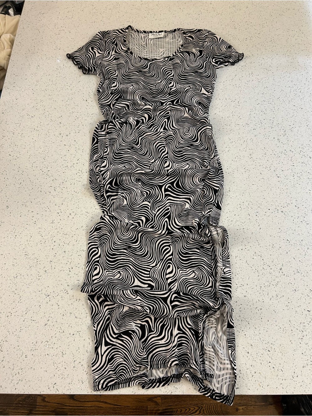 Black & White Swirl Short-Sleeve Maxi Dress